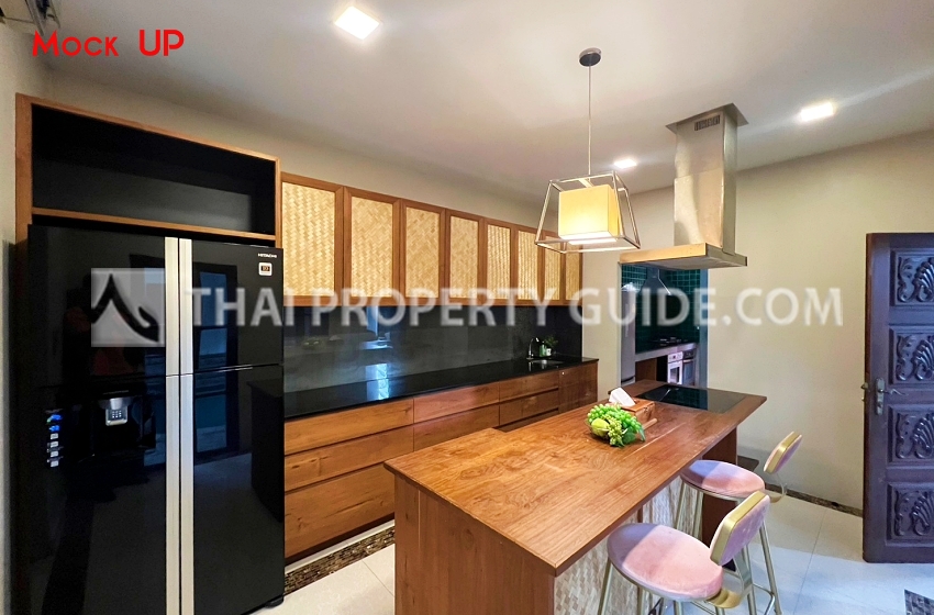 House with Private Pool in Sukhumvit 